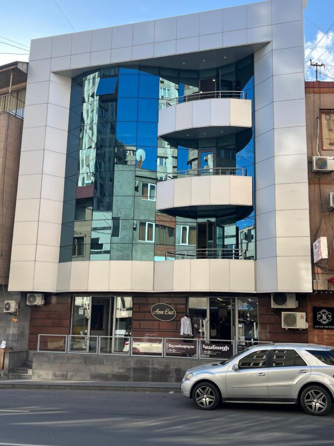 Friendly Hotel Ереван Экстерьер фото
